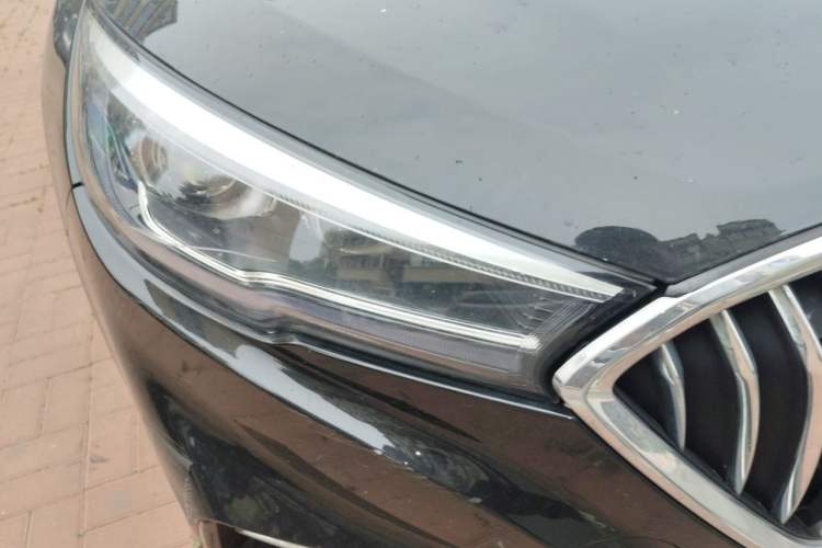Used Hongqi H5 2020 1.8T Automatic ZhiLian QiYun Edition Right Front Headlight