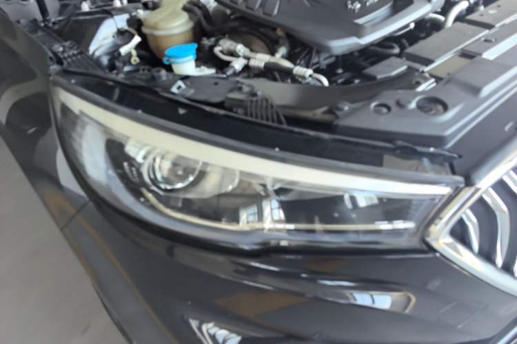 Used Hongqi H5 2020 1.8T Automatic Smart Connect Flagship Edition Right Front Headlight