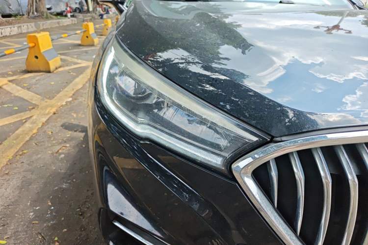 Used Hongqi H5 2020 1.8T Automatic Smart Connect Flagship Edition Right Front Headlight