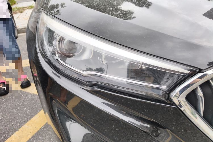 Used Hongqi H5 2020 1.8T Automatic ZhiLian QiYun Edition Right Front Headlight