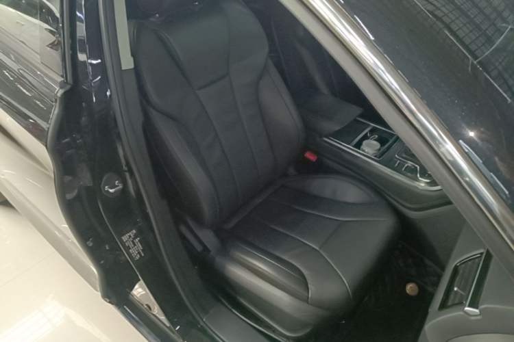 Used Hongqi H5 2020 1.8T Automatic ZhiLian QiYun Edition Right Front Seat