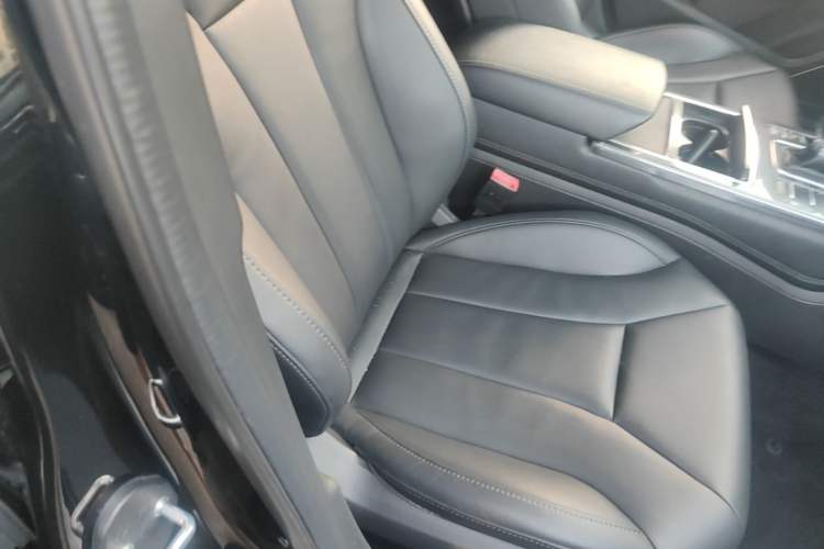 Used Hongqi H5 2020 1.5T DCT Flagship Edition Right Front Seat