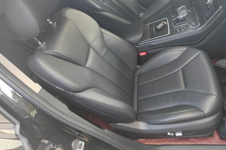 Used Hongqi H5 2020 1.8T Automatic Smart Connect Flagship Edition Right Front Seat