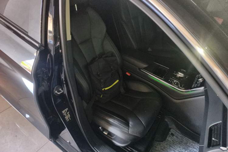 Used Hongqi H5 2020 1.8T Automatic Smart Connect Flagship Edition Right Front Seat