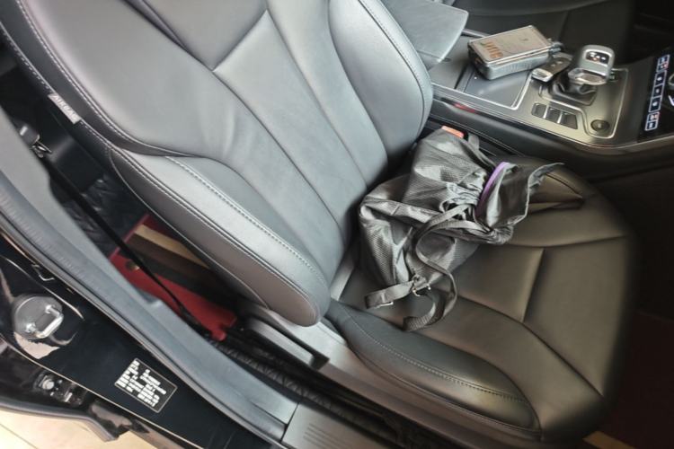Used Hongqi H5 2020 1.5T DCT Flagship Edition Right Front Seat
