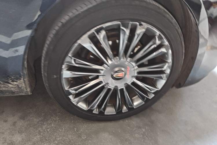 Used Hongqi H5 2020 1.8T Automatic Smart Connect Flagship Edition Right Front Wheel Hub