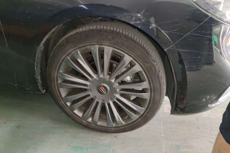 Used Hongqi H5 2020 1.8T Automatic Smart Connect Flagship Edition Right Front Wheel Hub