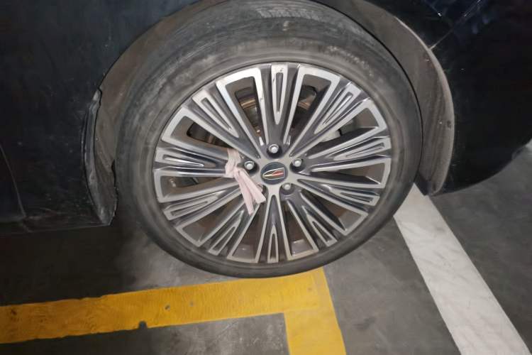 Used Hongqi H5 2020 1.8T Automatic ZhiLian QiYun Edition Right Front Wheel Hub