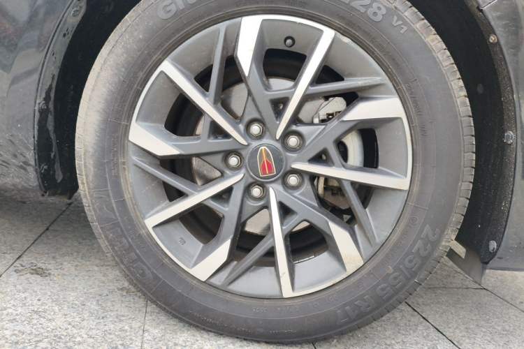 Used Hongqi H5 2020 1.5T DCT Flagship Edition Right Front Wheel Hub