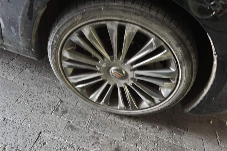 Used Hongqi H5 2020 1.8T Automatic ZhiLian QiYun Edition Right Front Wheel Hub