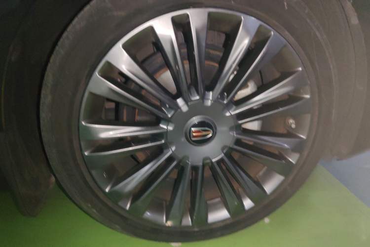 Used Hongqi H5 2020 1.8T Automatic ZhiLian QiYun Edition Right Front Wheel Hub