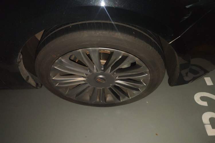 Used Hongqi H5 2020 1.5T DCT Flagship Edition Right Front Wheel Hub