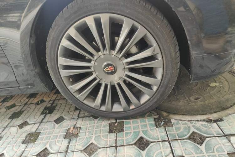 Used Hongqi H5 2020 1.8T Automatic ZhiLian QiYun Edition Right Front Wheel Hub