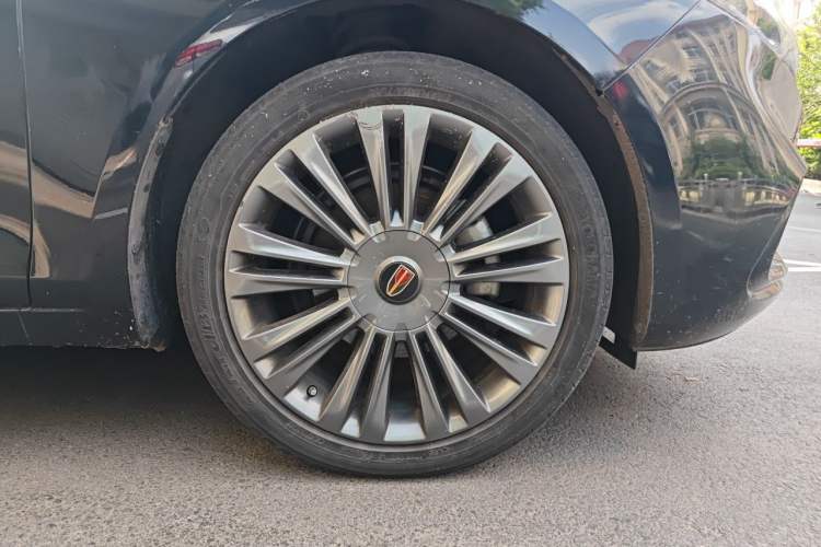 Used Hongqi H5 2020 1.8T Automatic ZhiLian QiYun Edition Right Front Wheel Hub