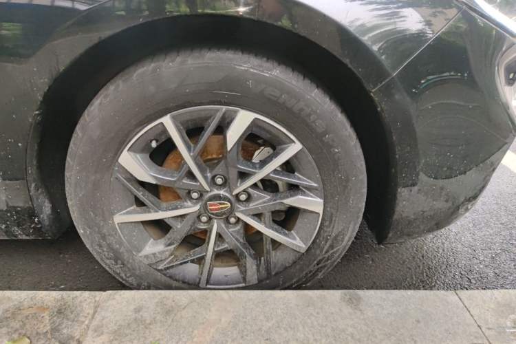 Used Hongqi H5 2020 1.5T DCT Flagship Edition Right Front Wheel Hub