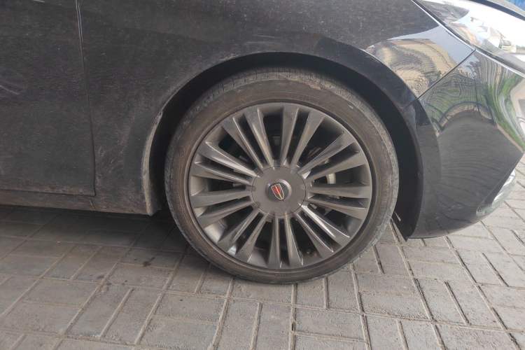 Used Hongqi H5 2020 1.8T Automatic Smart Connect Flagship Edition Right Front Wheel Hub