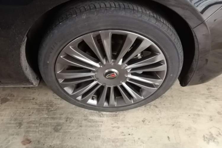 Used Hongqi H5 2020 1.8T Automatic ZhiLian QiYun Edition Right Front Wheel Hub