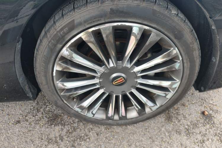 Used Hongqi H5 2020 1.8T Automatic Smart Connect Flagship Edition Right Front Wheel Hub