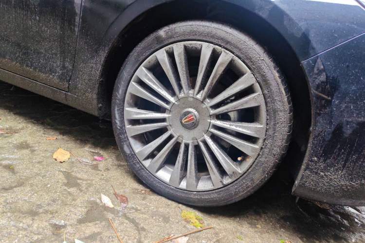 Used Hongqi H5 2020 1.8T Automatic Smart Connect Flagship Edition Right Front Wheel Hub