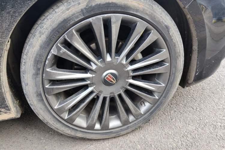 Used Hongqi H5 2020 1.8T Automatic Smart Connect Flagship Edition Right Front Wheel Hub
