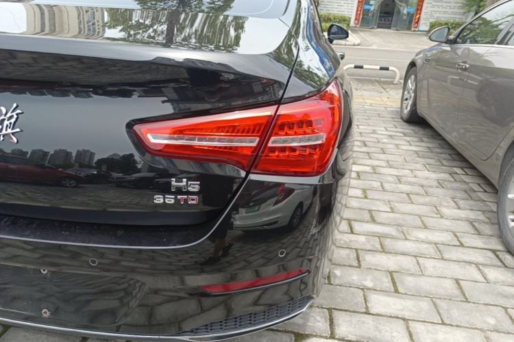 Used Hongqi H5 2020 1.8T Automatic Smart Connect Flagship Edition Right Rear Taillight