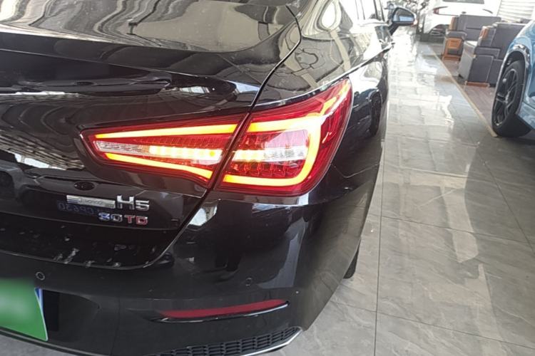 Used Hongqi H5 2020 1.5T DCT Flagship Edition Right Rear Taillight