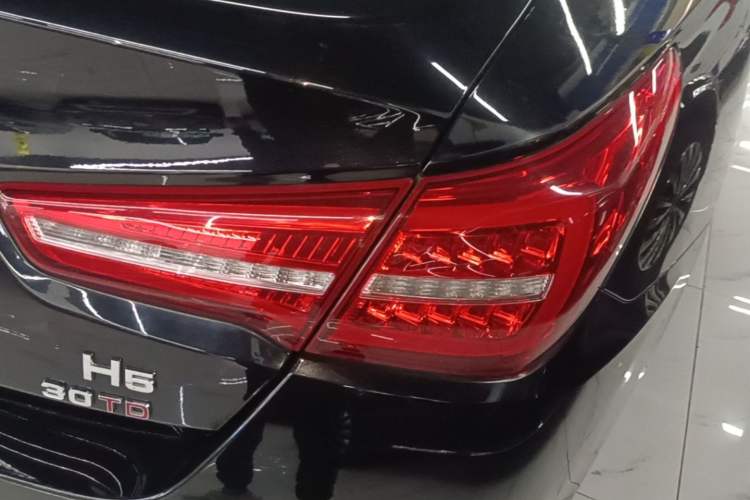 Used Hongqi H5 2020 1.5T DCT Flagship Edition Right Rear Taillight