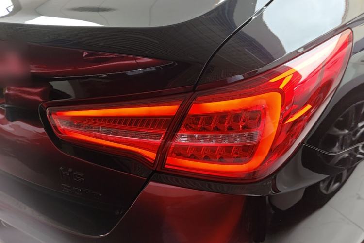 Used Hongqi H5 2020 1.8T Automatic Smart Connect Flagship Edition Right Rear Taillight