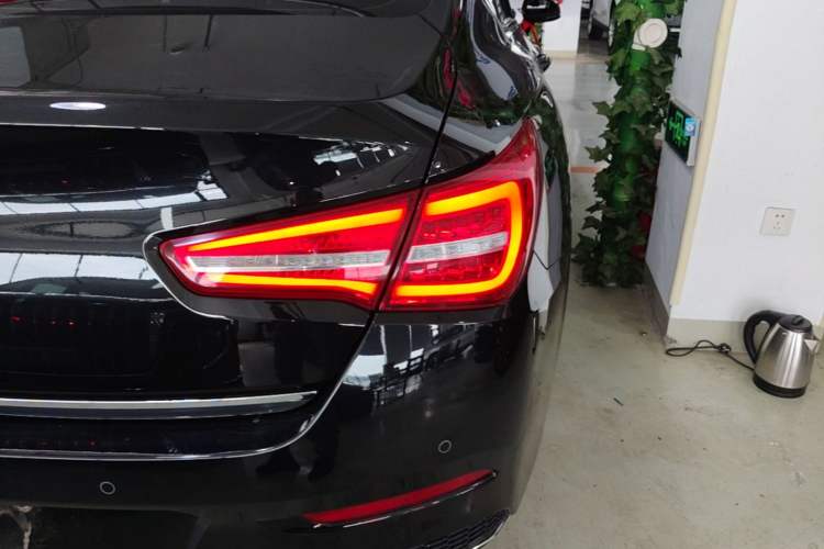 Used Hongqi H5 2020 1.8T Automatic Smart Connect Flagship Edition Right Rear Taillight