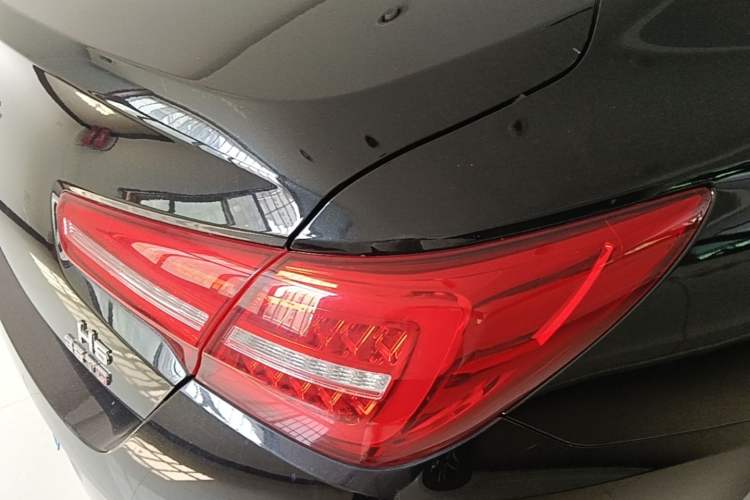 Used Hongqi H5 2020 1.8T Automatic Smart Connect Flagship Edition Right Rear Taillight