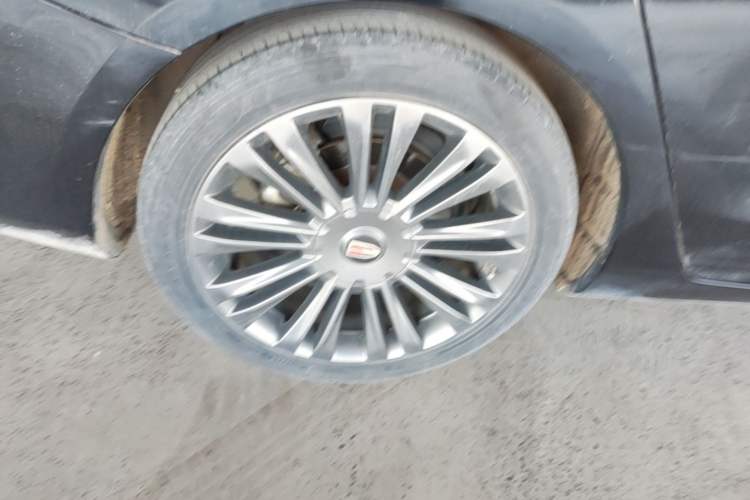 Used Hongqi H5 2020 1.8T Automatic Smart Connect Flagship Edition Right Rear Wheel Hub