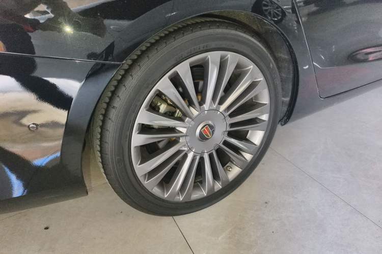 Used Hongqi H5 2020 1.8T Automatic Smart Connect Flagship Edition Right Rear Wheel Hub