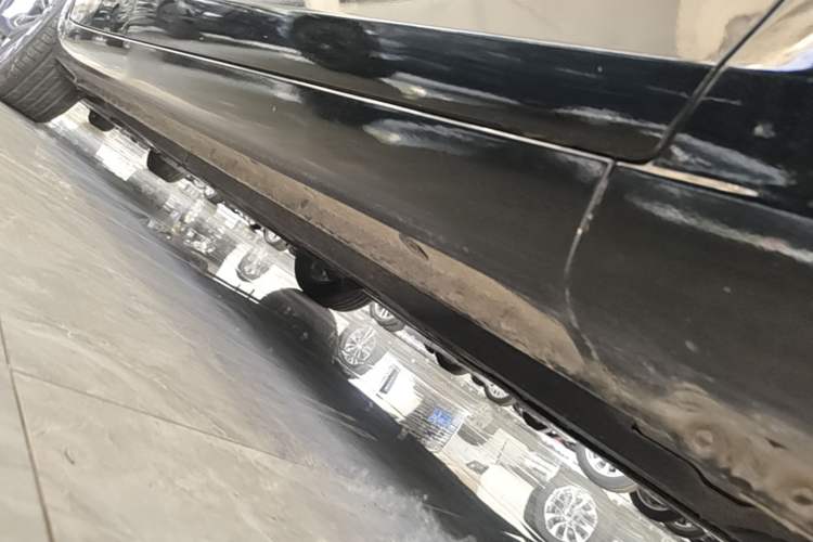 Used Hongqi H5 2020 1.5T DCT Flagship Edition Right Side Sill