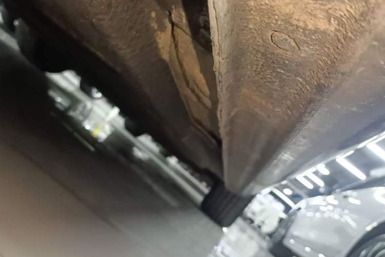 Used Hongqi H5 2020 1.5T DCT Flagship Edition Right Side Sill