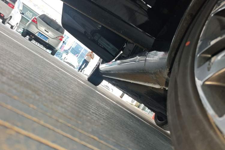 Used Hongqi H5 2020 1.5T DCT Flagship Edition Right Side Sill