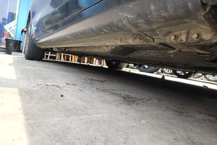 Used Hongqi H5 2020 1.5T DCT Flagship Edition Right Side Sill