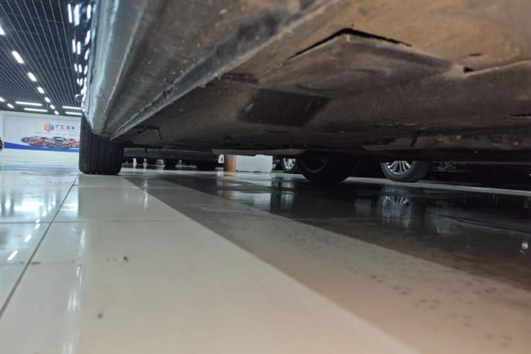 Used Hongqi H5 2020 1.5T DCT Flagship Edition Right Side Sill