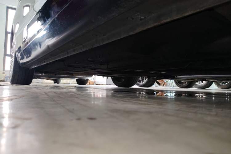 Used Hongqi H5 2020 1.8T Automatic Smart Connect Flagship Edition Right Side Sill