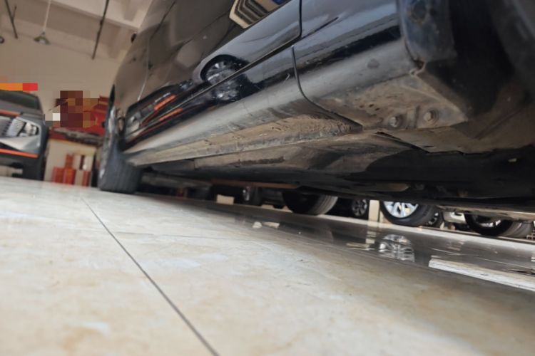 Used Hongqi H5 2020 1.5T DCT Flagship Edition Right Side Sill