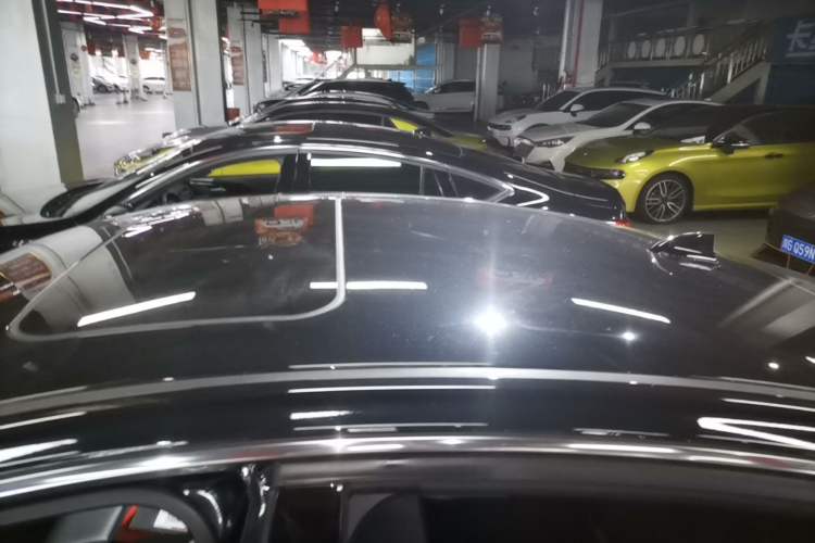 Used Hongqi H5 2020 1.5T DCT Flagship Edition Roof