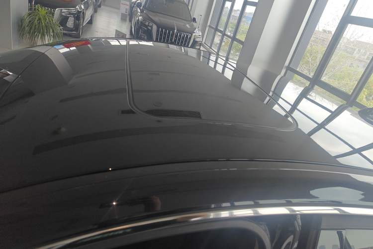 Used Hongqi H5 2020 1.5T DCT Flagship Edition Roof