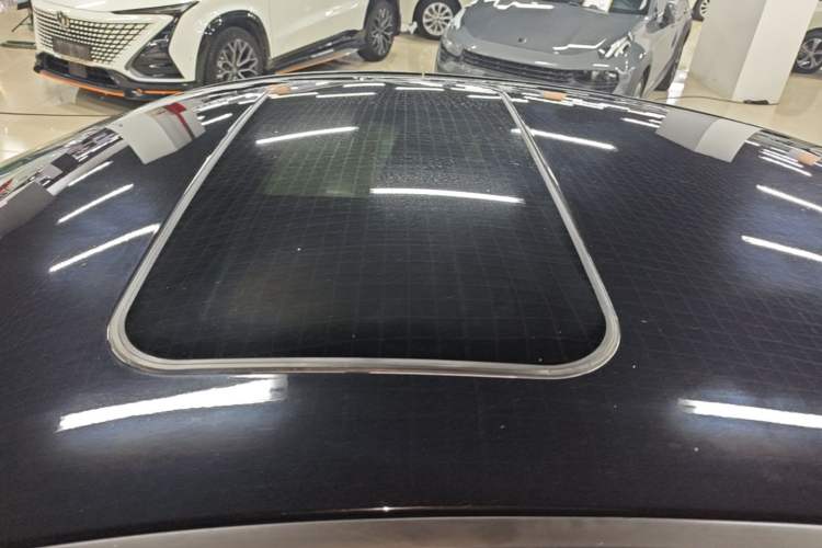Used Hongqi H5 2020 1.5T DCT Flagship Edition Roof