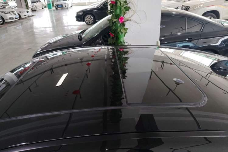Used Hongqi H5 2020 1.8T Automatic Smart Connect Flagship Edition Roof