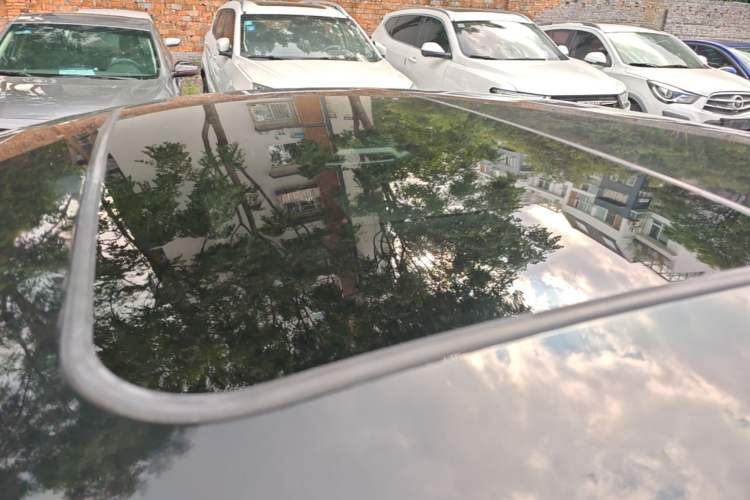 Used Hongqi H5 2020 1.5T DCT Flagship Edition Roof