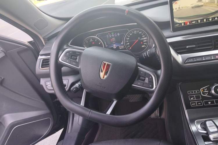 Used Hongqi H5 2020 1.8T Automatic ZhiLian QiYun Edition Steering Wheel