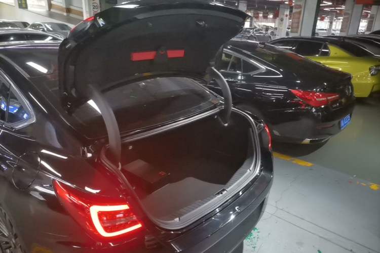 Used Hongqi H5 2020 1.5T DCT Flagship Edition Trunk