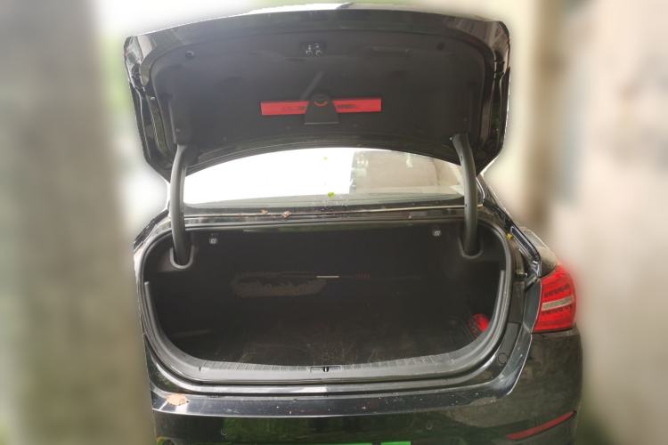 Used Hongqi H5 2020 1.5T DCT Flagship Edition Trunk