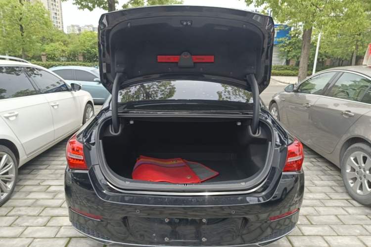 Used Hongqi H5 2020 1.8T Automatic Smart Connect Flagship Edition Trunk