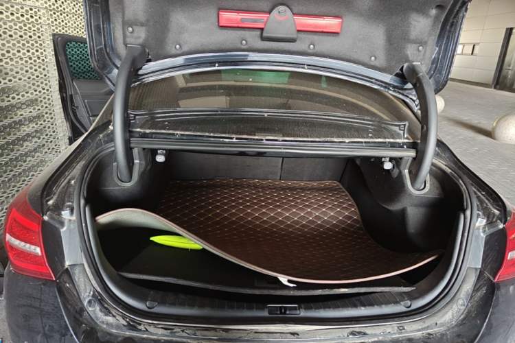 Used Hongqi H5 2020 1.8T Automatic ZhiLian QiYun Edition Trunk