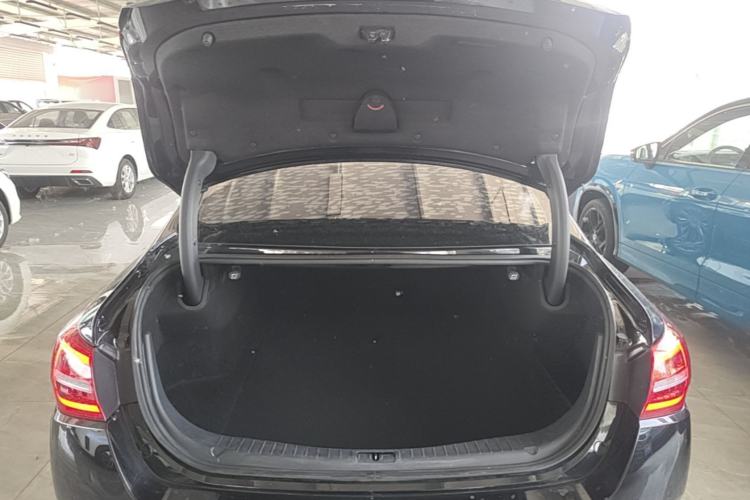 Used Hongqi H5 2020 1.5T DCT Flagship Edition Trunk